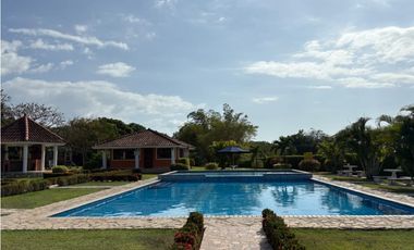 SAN CARLOS / QUEBRADAS DEL VALLE / 811M / AREA SOCIAL / PISCINA / AG