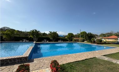 SAN CARLOS / QUEBRADAS DEL VALLE / 811M / AREA SOCIAL / PISCINA / AG