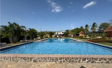 SAN CARLOS / QUEBRADAS DEL VALLE / 811M / AREA SOCIAL / PISCINA / AG