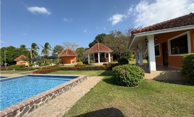 SAN CARLOS / QUEBRADAS DEL VALLE / 811M / AREA SOCIAL / PISCINA / AG