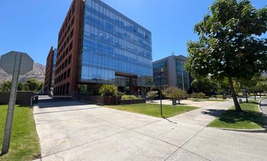 ESPECTACULAR LOCAL COMERCIAL  CON 3 ESTACIONAMIENTOS