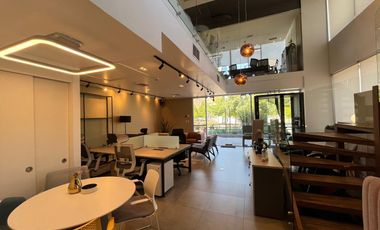 ESPECTACULAR LOCAL COMERCIAL  CON 3 ESTACIONAMIENTOS