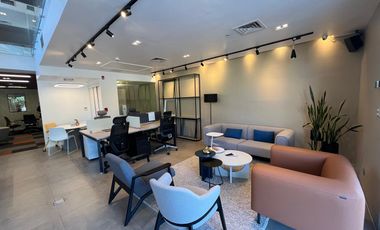 ESPECTACULAR LOCAL COMERCIAL  CON 3 ESTACIONAMIENTOS