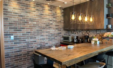 ESPECTACULAR LOCAL COMERCIAL  CON 3 ESTACIONAMIENTOS