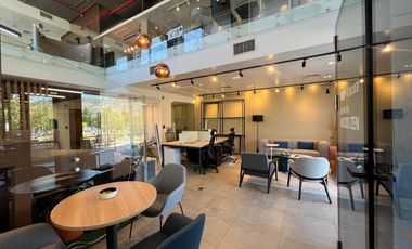 ESPECTACULAR LOCAL COMERCIAL  CON 3 ESTACIONAMIENTOS