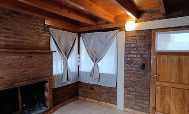 FINA PATAGONIA. Cabaña en alquiler permanente. Centro San Martin de los Andes.