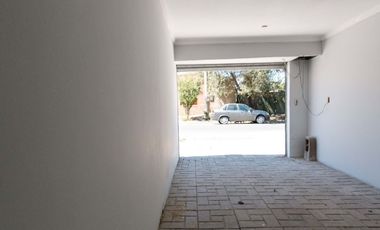 Casa en venta c/ cochera en Pacífico