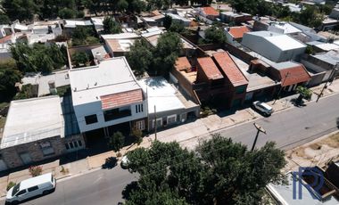 Casa en venta c/ cochera en Pacífico
