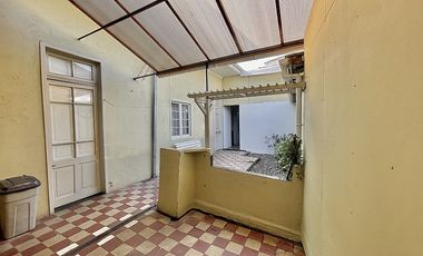 Casa en Arriendo en AMPLIA CASA A PASOS DE METRO ÑUBLE 4D+1B+2B