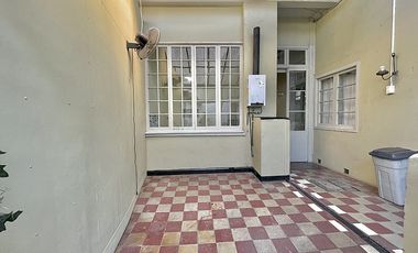 Casa en Arriendo en AMPLIA CASA A PASOS DE METRO ÑUBLE 4D+1B+2B