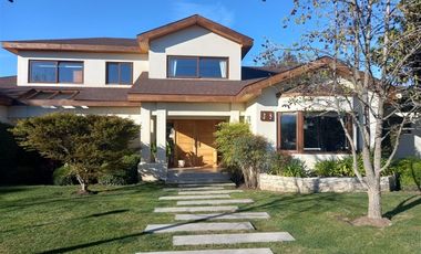 Casa en Venta en CLUB DE GOLF LOS LIRIOS