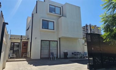 Casa en Arriendo en Vaticano 4050