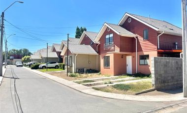 Casa en Arriendo en Avenida Santa Cruz 291. La Cruz