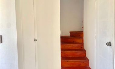 Casa en Arriendo en Avenida Santa Cruz 291. La Cruz