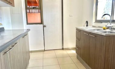 Casa en Arriendo en Avenida Santa Cruz 291. La Cruz