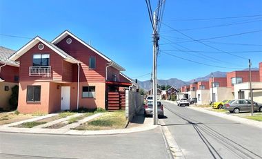 Casa en Arriendo en Avenida Santa Cruz 291. La Cruz