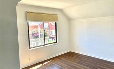 Casa en Arriendo en Avenida Santa Cruz 291. La Cruz