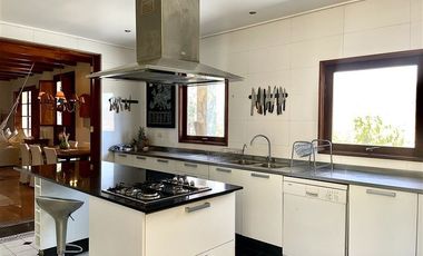 Casa en Venta en Cerro Santa Isabel / Aledaño Las Brisas de Chicureo Acceso Sur Oriente