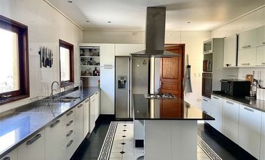 Casa en Venta en Cerro Santa Isabel / Aledaño Las Brisas de Chicureo Acceso Sur Oriente