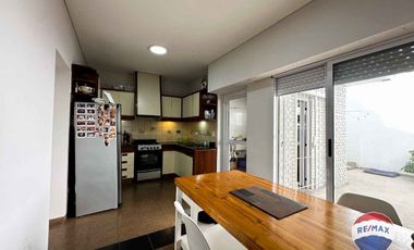 CASA EN VENTA 6 AMBIENTES BARRACAS CON COCHERA