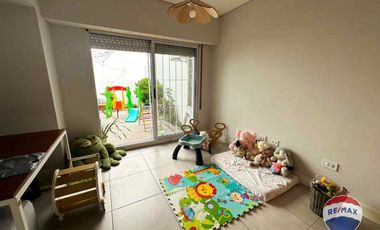 CASA EN VENTA 6 AMBIENTES BARRACAS CON COCHERA