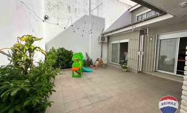 CASA EN VENTA 6 AMBIENTES BARRACAS CON COCHERA