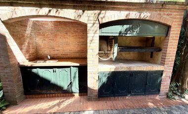 Casa en Alquiler en Barrio Parque Aguirre