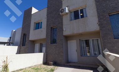 Alquiler duplex 2 dormitorios B° Perticone Centenario