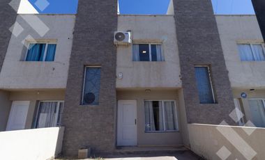 Alquiler duplex 2 dormitorios B° Perticone Centenario