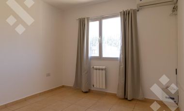 Alquiler duplex 2 dormitorios B° Perticone Centenario