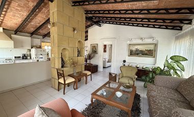 Quinta con excelentes espacios para vivir o gran potencial para desarrollarse