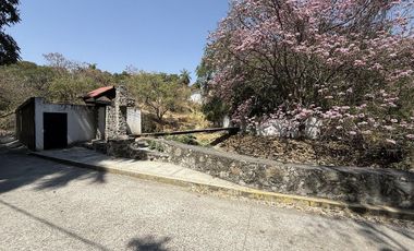 Quinta con excelentes espacios para vivir o gran potencial para desarrollarse