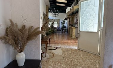 Quinta con excelentes espacios para vivir o gran potencial para desarrollarse