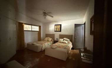 Quinta con excelentes espacios para vivir o gran potencial para desarrollarse