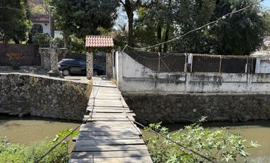 Quinta con excelentes espacios para vivir o gran potencial para desarrollarse