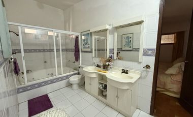 Quinta con excelentes espacios para vivir o gran potencial para desarrollarse