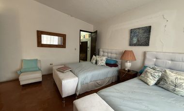 Quinta con excelentes espacios para vivir o gran potencial para desarrollarse