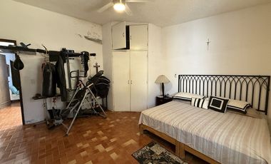 Quinta con excelentes espacios para vivir o gran potencial para desarrollarse