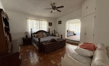 Quinta con excelentes espacios para vivir o gran potencial para desarrollarse