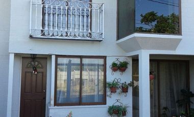 HERMOSA CASA EN VILLA LOS TORUNOS, GRANEROS