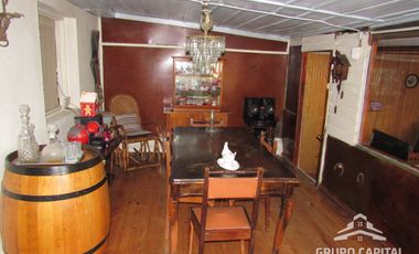 SE VENDE AMPLIA CASA CON PISCINA EN QUILLOTA