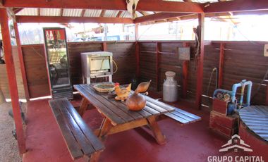 SE VENDE AMPLIA CASA CON PISCINA EN QUILLOTA