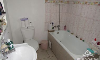 SE VENDE AMPLIA CASA CON PISCINA EN QUILLOTA