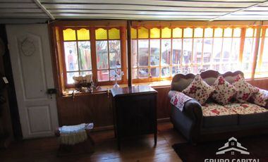 SE VENDE AMPLIA CASA CON PISCINA EN QUILLOTA