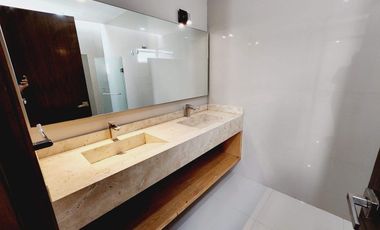 Casa en Venta en Punta Tiburon, con amplio jardin y alberca