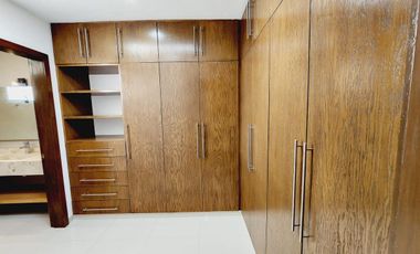 Casa en Venta en Punta Tiburon, con amplio jardin y alberca