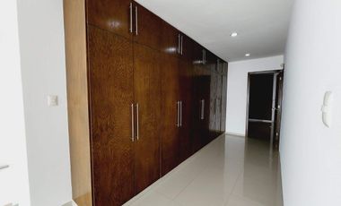 Casa en Venta en Punta Tiburon, con amplio jardin y alberca