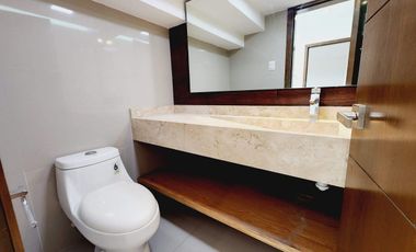 Casa en Venta en Punta Tiburon, con amplio jardin y alberca