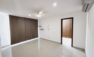 Casa en Venta en Punta Tiburon, con amplio jardin y alberca