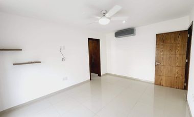 Casa en Venta en Punta Tiburon, con amplio jardin y alberca